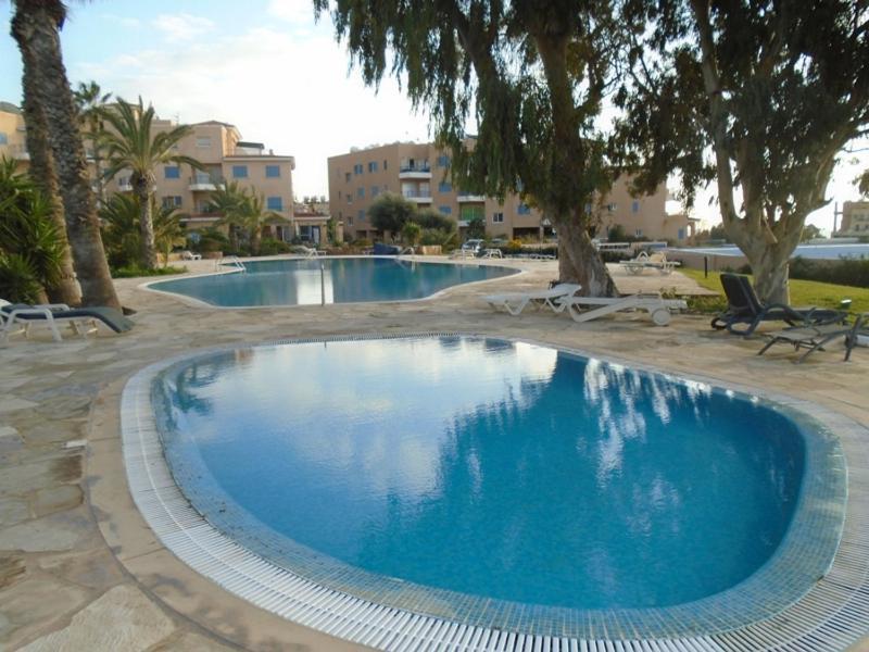 King'S Palace - Spacious 2 Bed, 2 Bath With Sea And Pool Views Paphos ภายนอก รูปภาพ